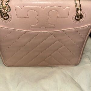 Elegant Pink Quilted Women's Bag